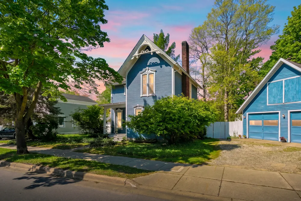 215 Cedar Street Allegan, MI 49010