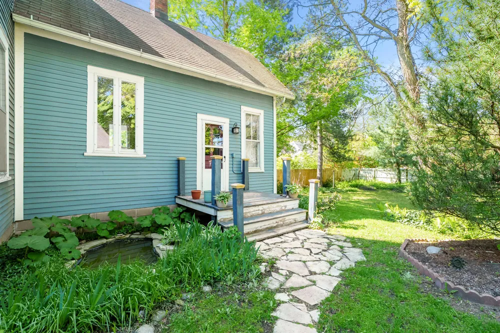 215 Cedar Street Allegan, MI 49010
