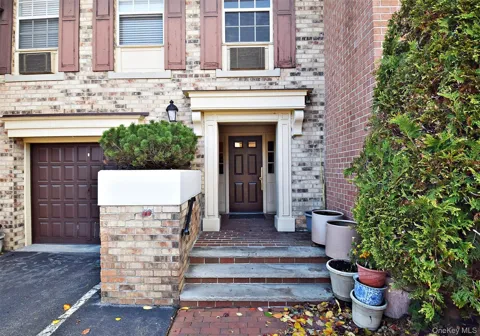 12-32 Diane Place #204 L