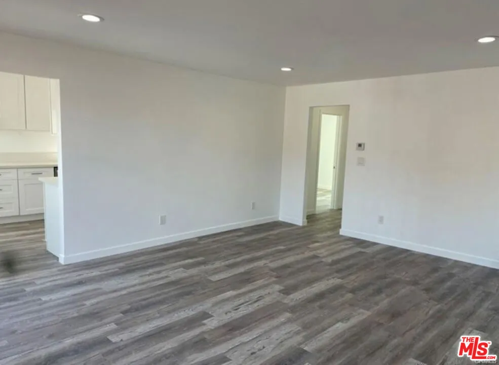 328 W Elm Street Compton, CA 90220
