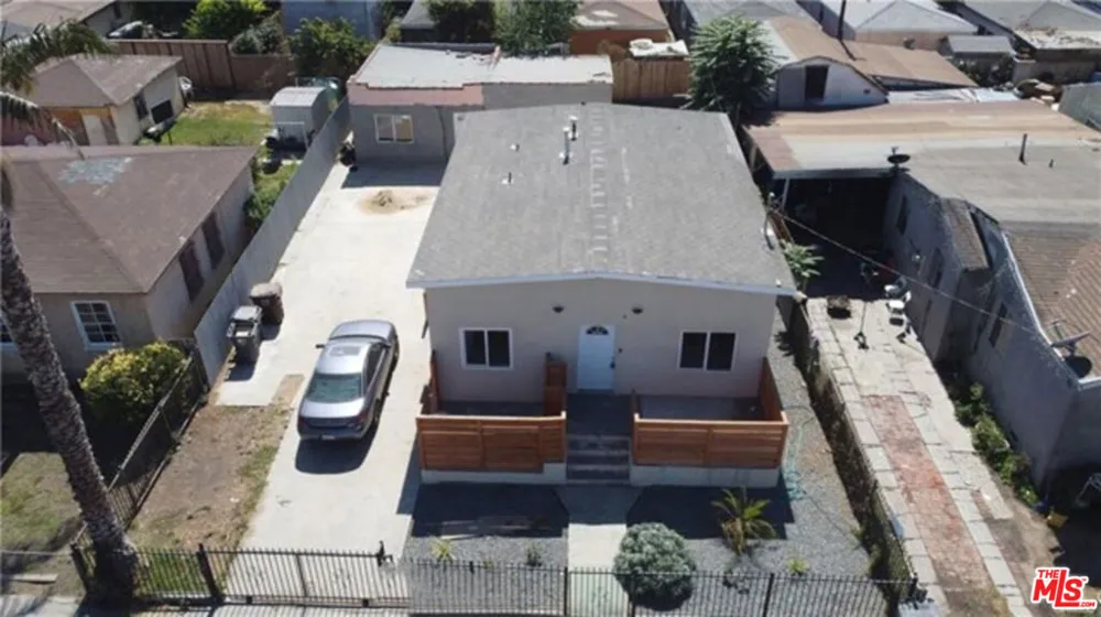 328 W Elm Street Compton, CA 90220