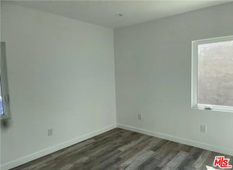 328 W Elm Street Compton, CA 90220