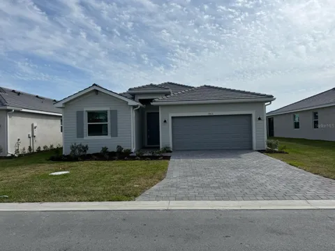 7913 LAKES EDGE LANE