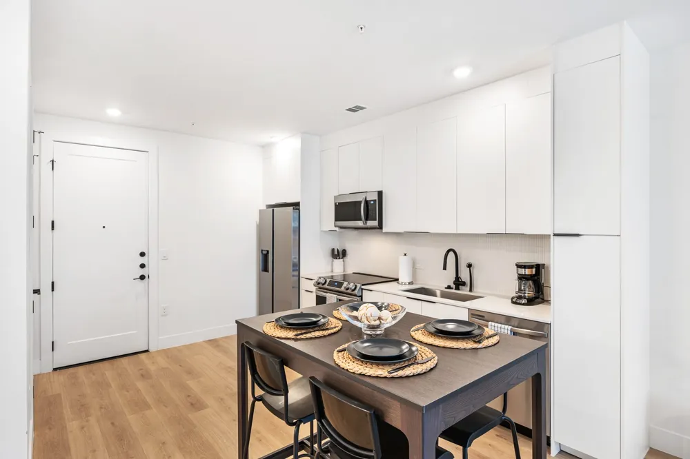 1701 Simond Avenue #201 Austin, TX 78723
