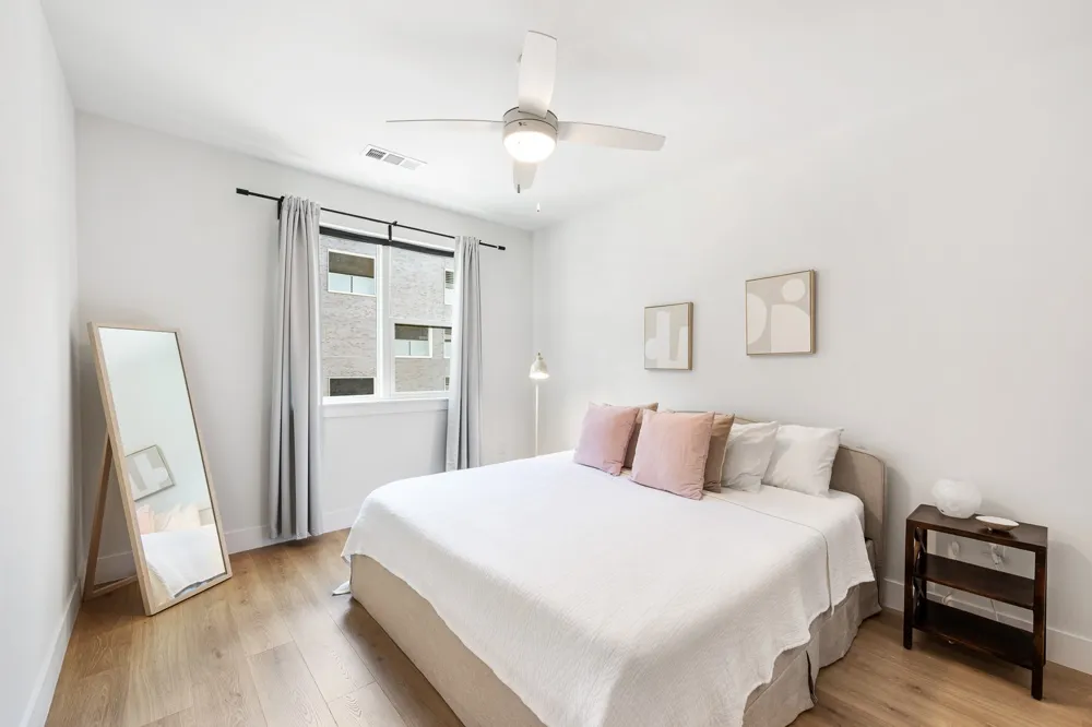 1701 Simond Avenue #201 Austin, TX 78723