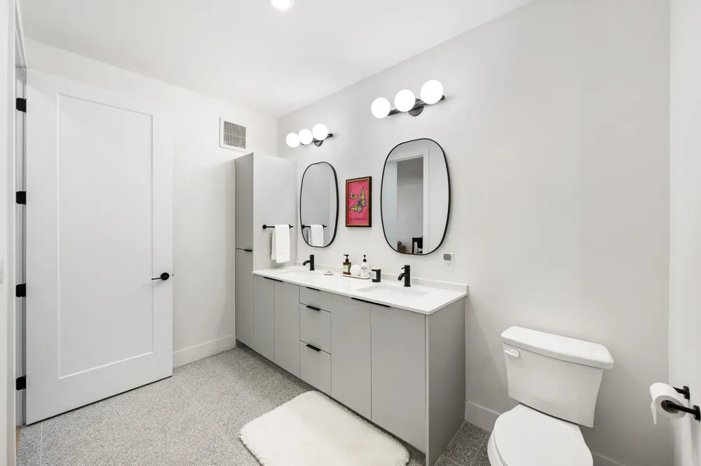 1701 Simond Avenue #201 Austin, TX 78723