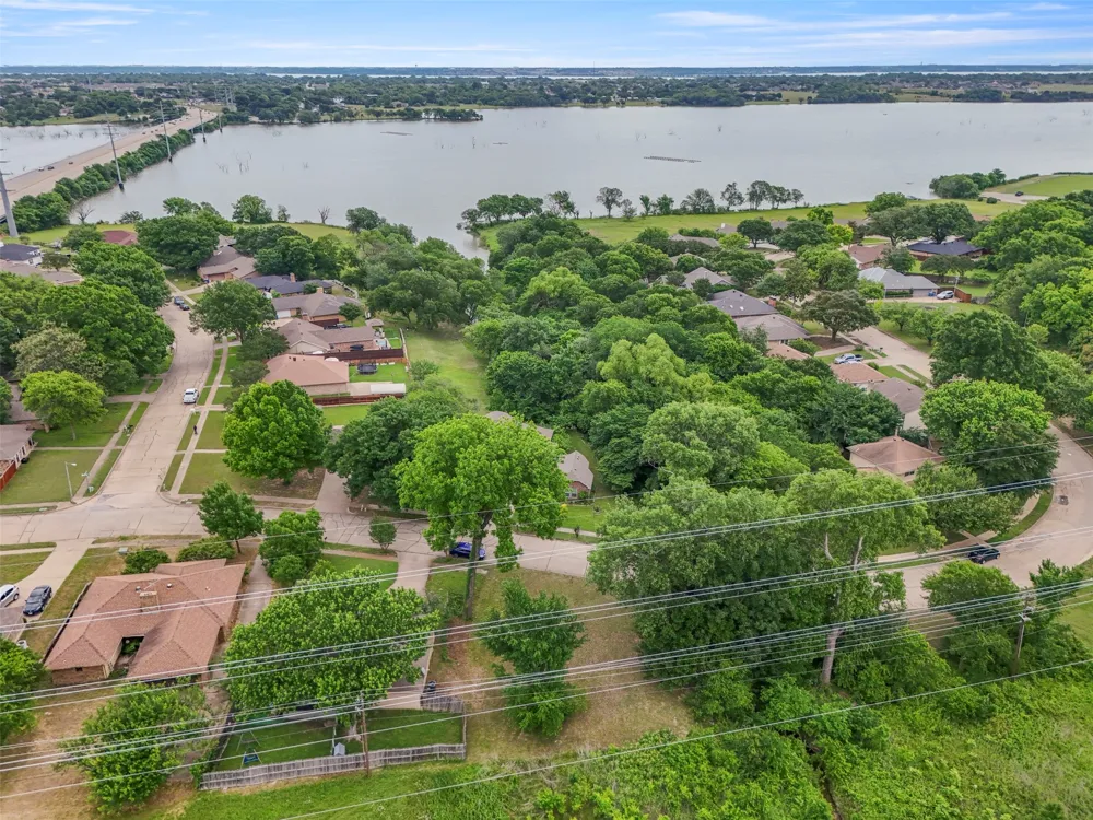 5101 Edgewater Drive Rowlett, TX 75088
