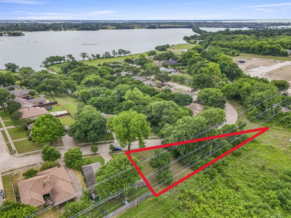 5101 Edgewater Drive Rowlett, TX 75088