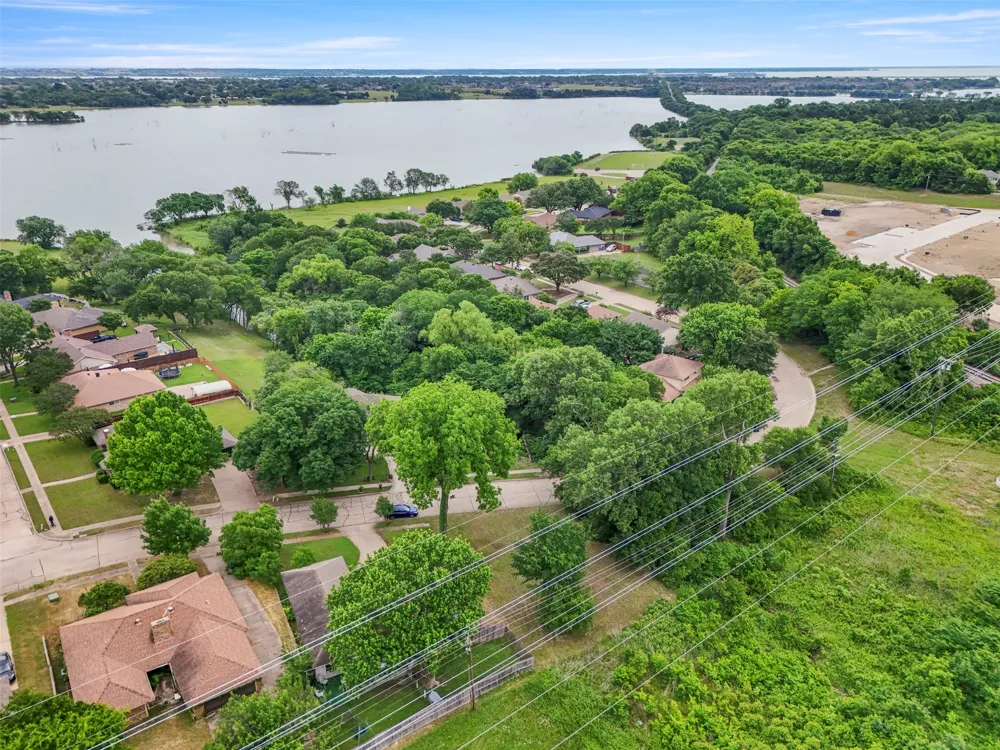 5101 Edgewater Drive Rowlett, TX 75088