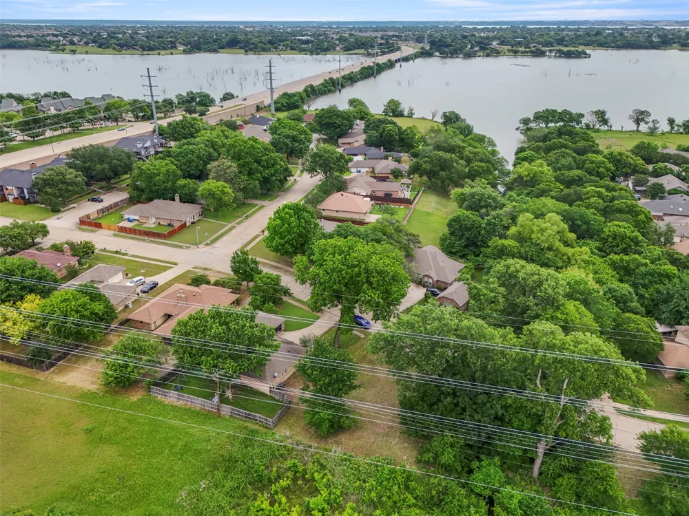 5101 Edgewater Drive Rowlett, TX 75088