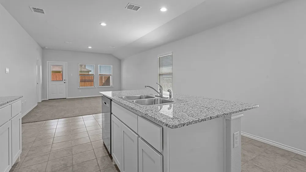 158 DAVIS LANE Newark, TX 76071