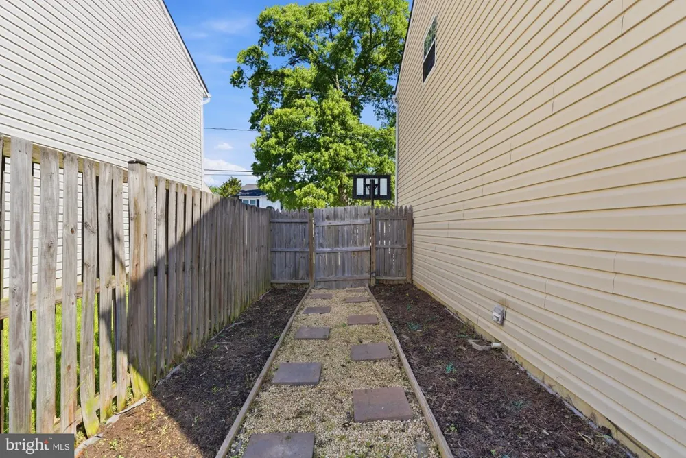 761 207TH STREET Pasadena, MD 21122