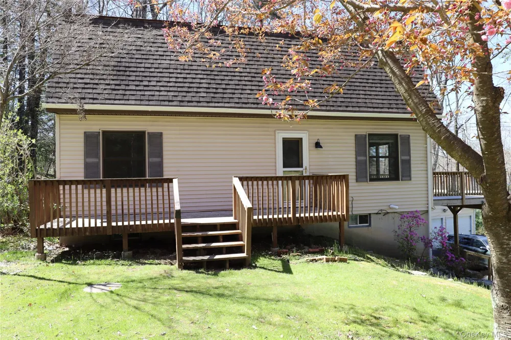 45 Laurel Hollow Estate Kerhonkson, NY 12446