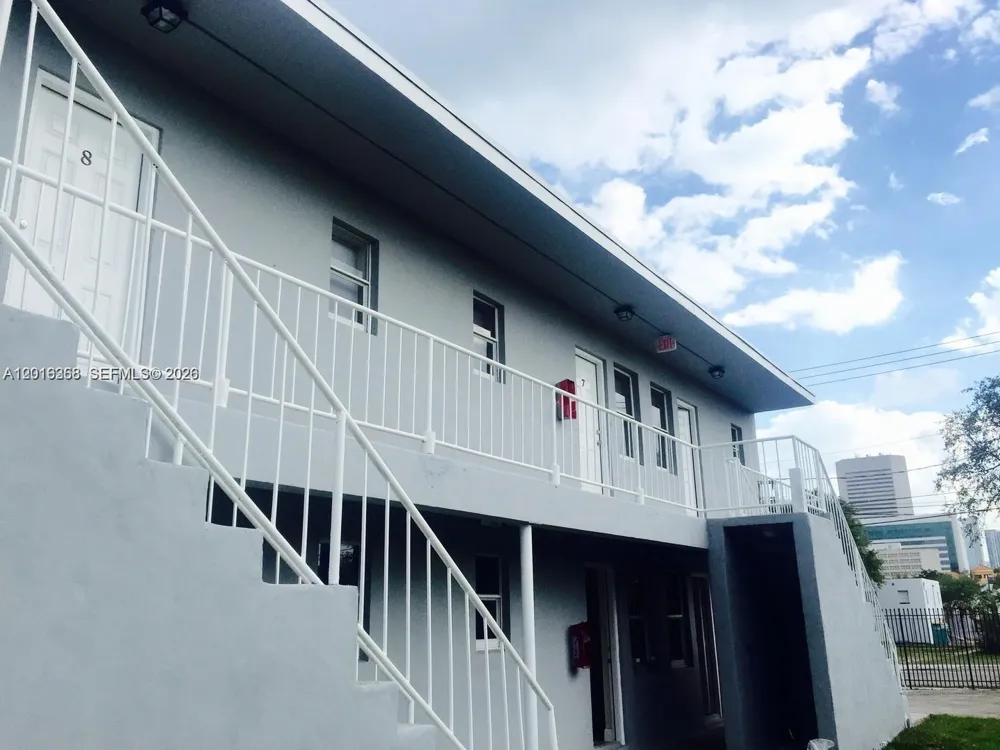 219 NW 10th St #2 Miami, FL 33136