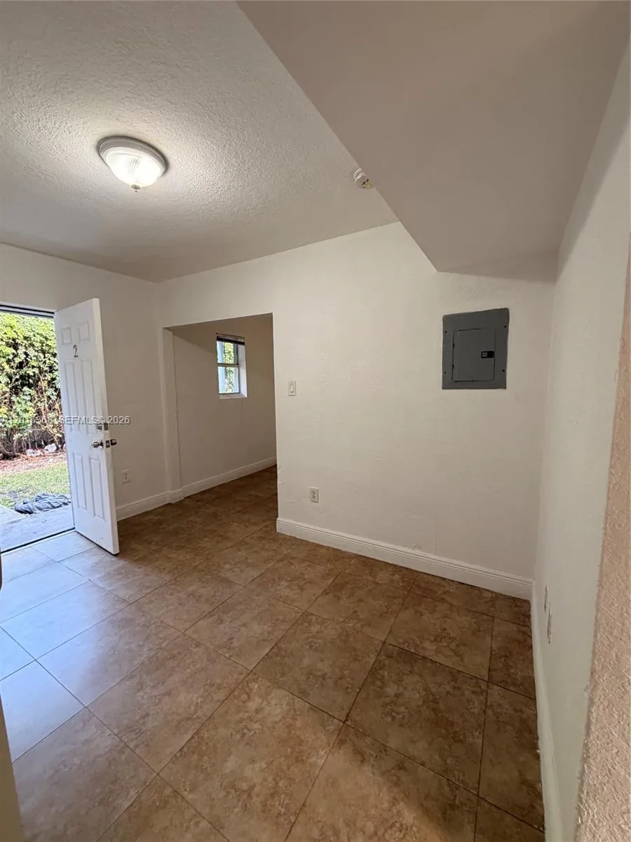 219 NW 10th St #2 Miami, FL 33136
