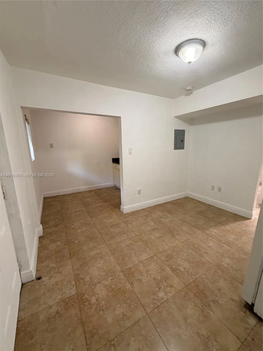 219 NW 10th St #2 Miami, FL 33136