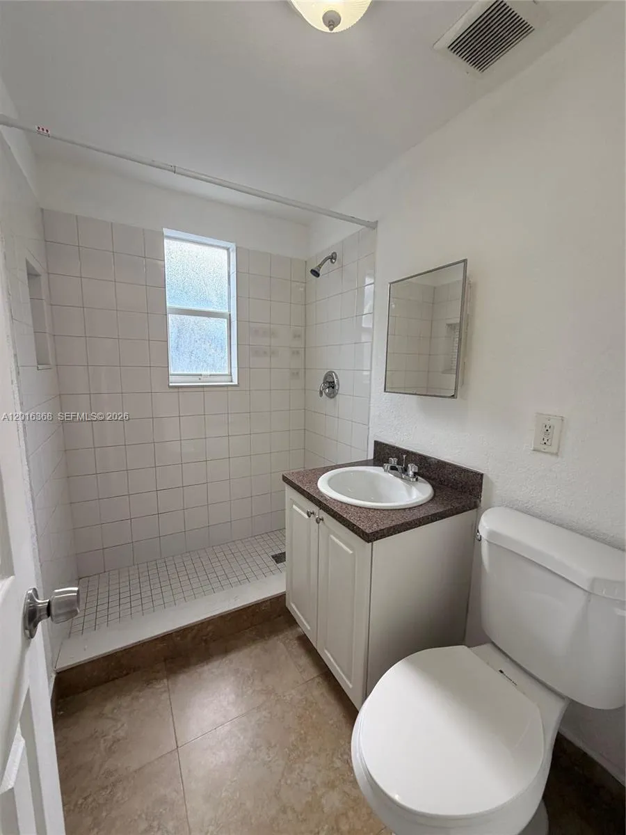 219 NW 10th St #2 Miami, FL 33136