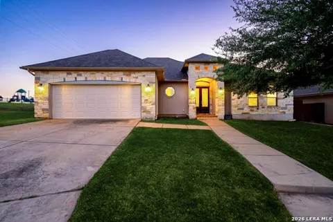 104 S Elise Dr