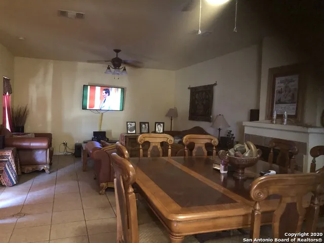 1405 FM 1556 Carrizo Springs, TX 78834