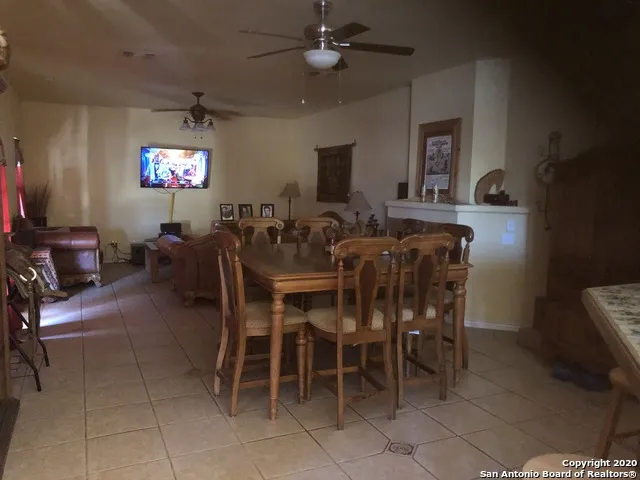1405 FM 1556 Carrizo Springs, TX 78834