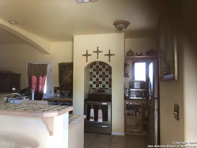 1405 FM 1556 Carrizo Springs, TX 78834