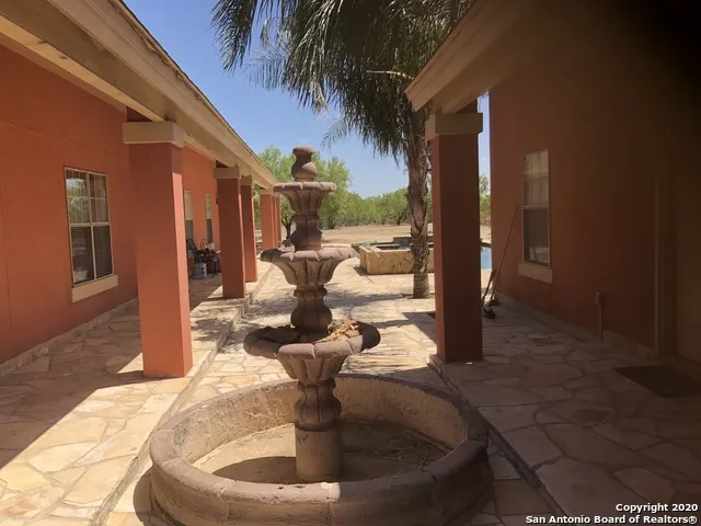 1405 FM 1556 Carrizo Springs, TX 78834