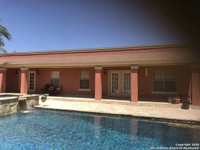 1405 FM 1556 Carrizo Springs, TX 78834