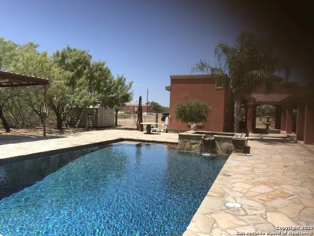 1405 FM 1556 Carrizo Springs, TX 78834