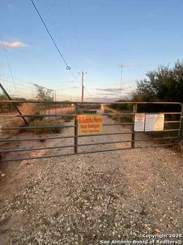 135 FM 468 FM 468 Big Wells, TX 78830