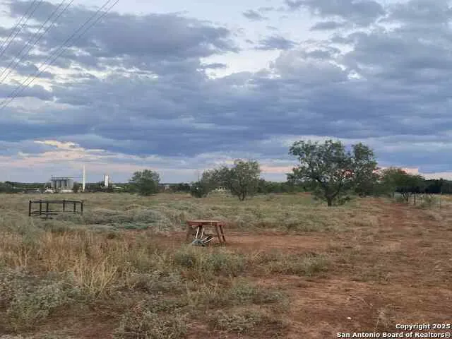 135 FM 468 FM 468 Big Wells, TX 78830
