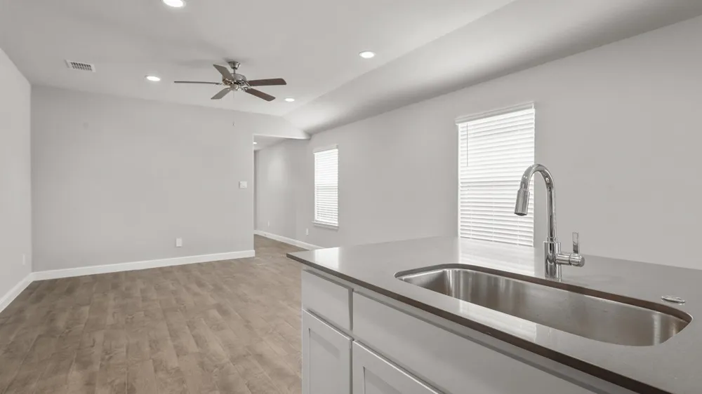 154 DAVIS LANE Newark, TX 76071