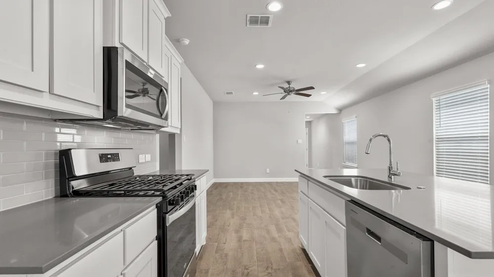 154 DAVIS LANE Newark, TX 76071