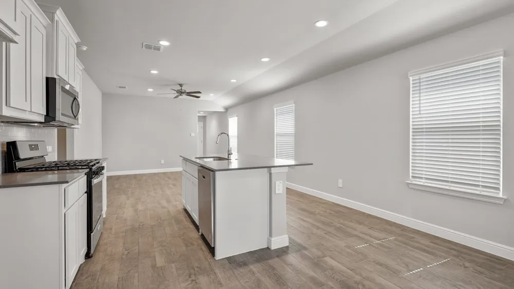 154 DAVIS LANE Newark, TX 76071