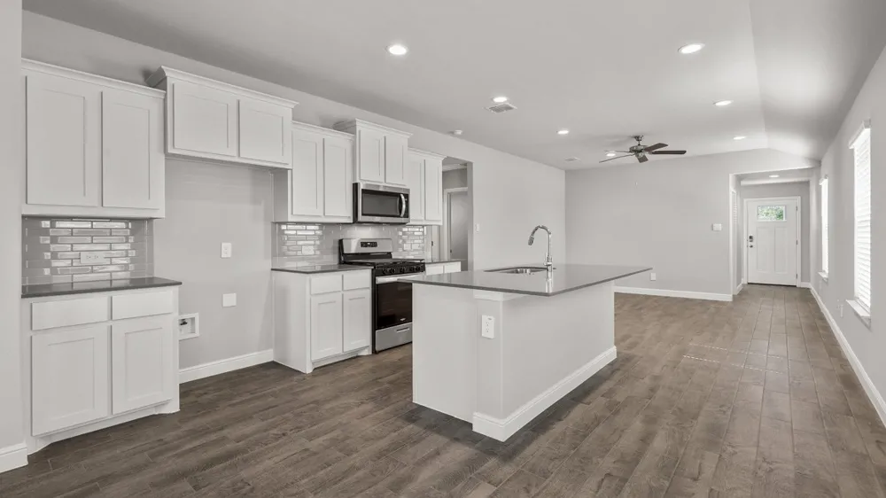 154 DAVIS LANE Newark, TX 76071