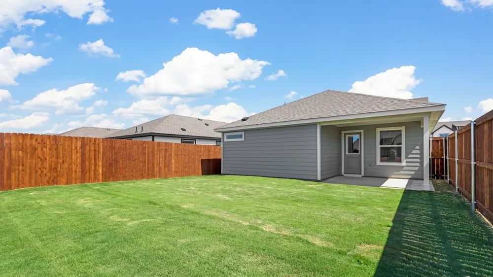 154 DAVIS LANE Newark, TX 76071