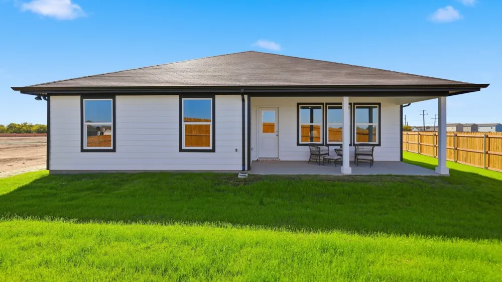 125 TUMBLEWEED DRIVE Newark, TX 76071