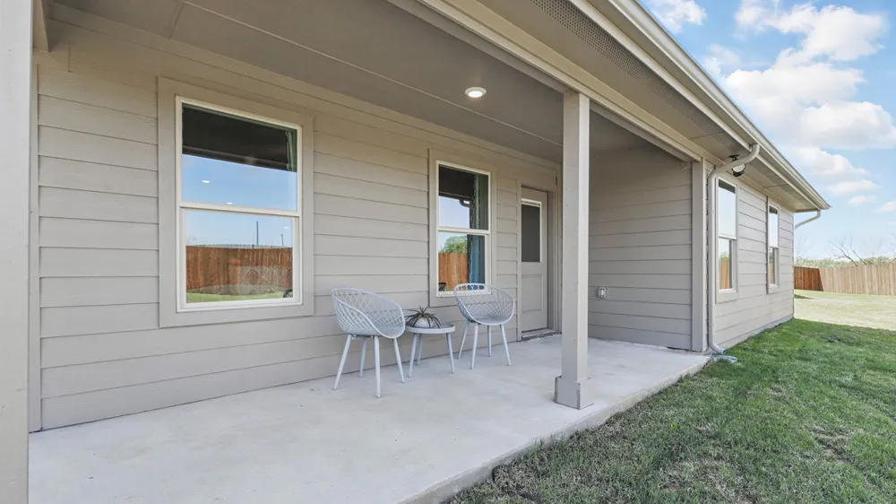 121 TUMBLEWEED DRIVE Newark, TX 76071