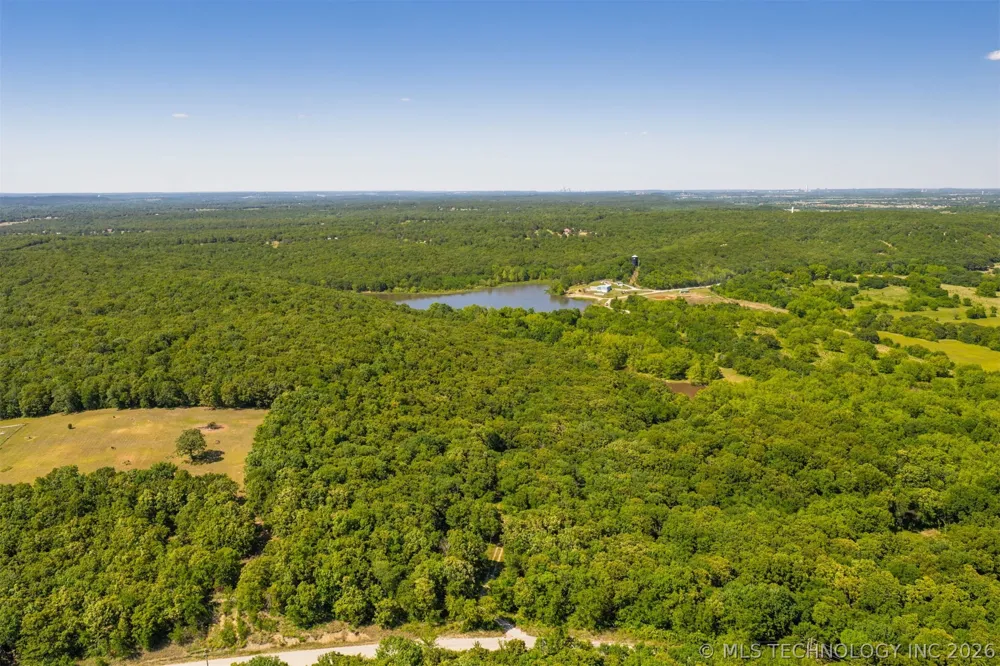 5295 Adams Road Mounds, OK 74047
