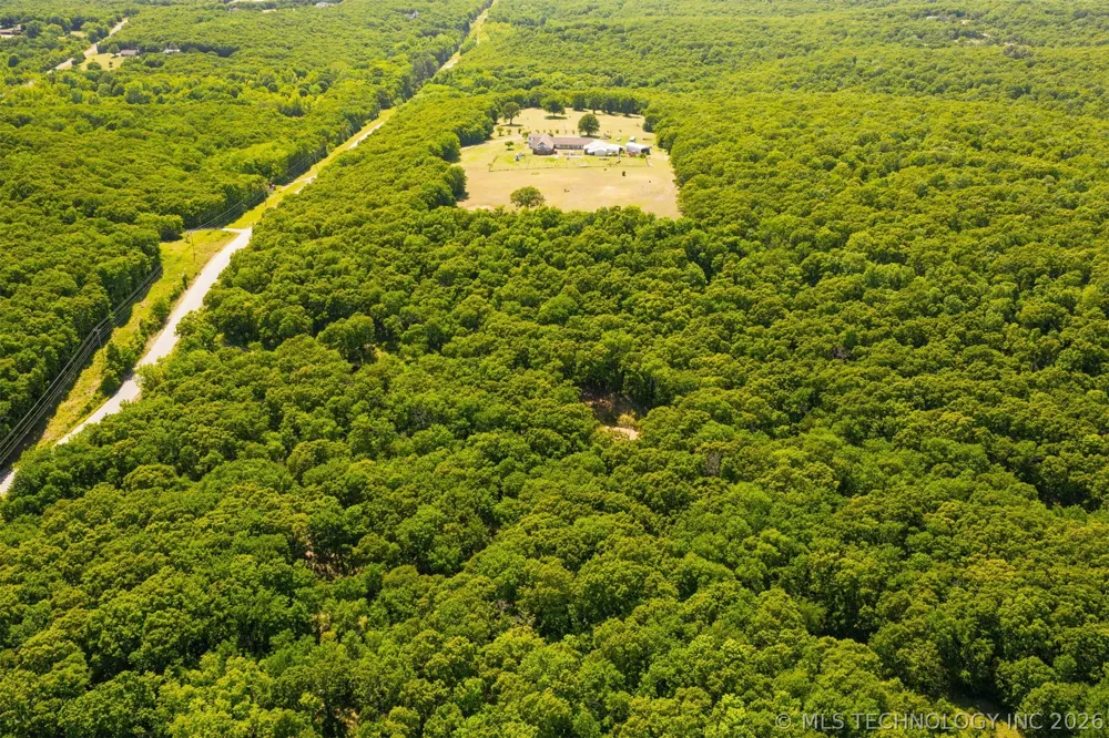 5295 Adams Road Mounds, OK 74047