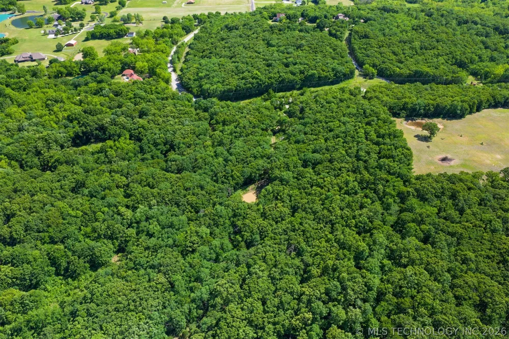 5295 Adams Road Mounds, OK 74047