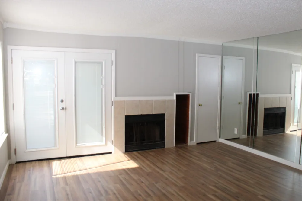 2300 Bamboo Drive #N114 Arlington, TX 76006