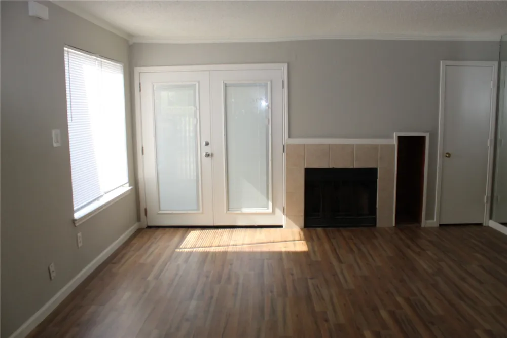 2300 Bamboo Drive #N114 Arlington, TX 76006