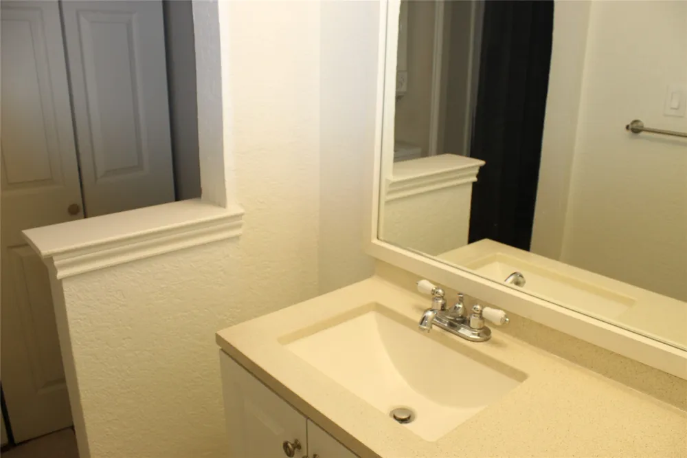 2300 Bamboo Drive #N114 Arlington, TX 76006