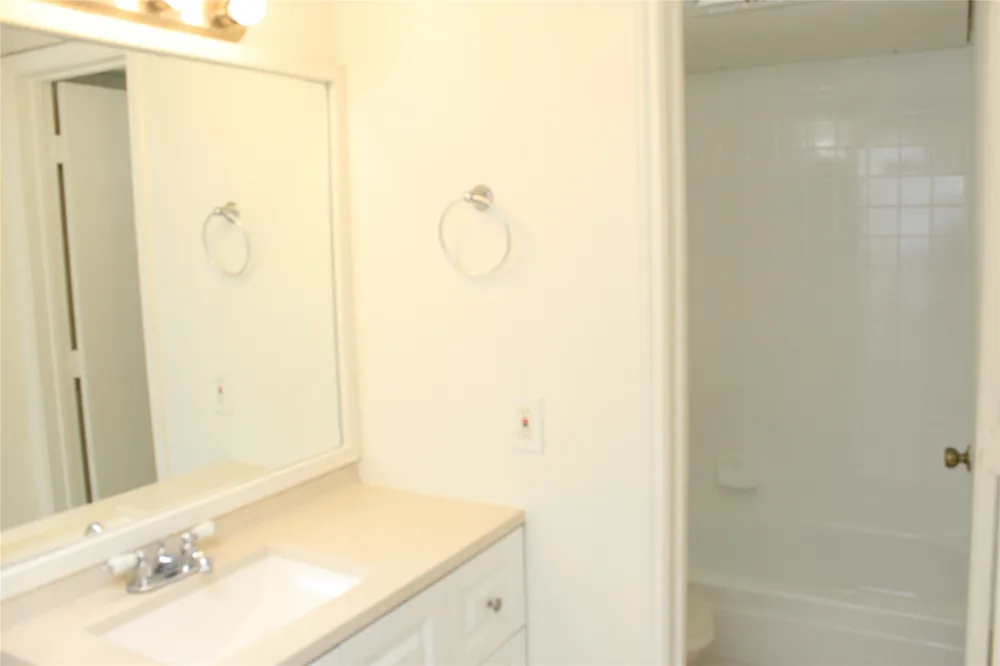 2300 Bamboo Drive #N114 Arlington, TX 76006