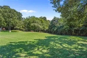 2300 Bamboo Drive #N114 Arlington, TX 76006