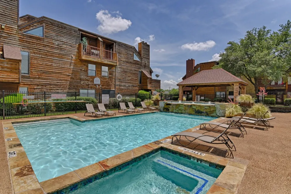 2300 Bamboo Drive #N114 Arlington, TX 76006
