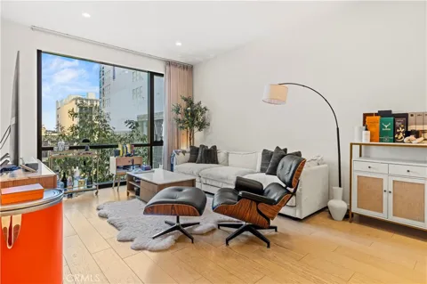 400 S Broadway #928
