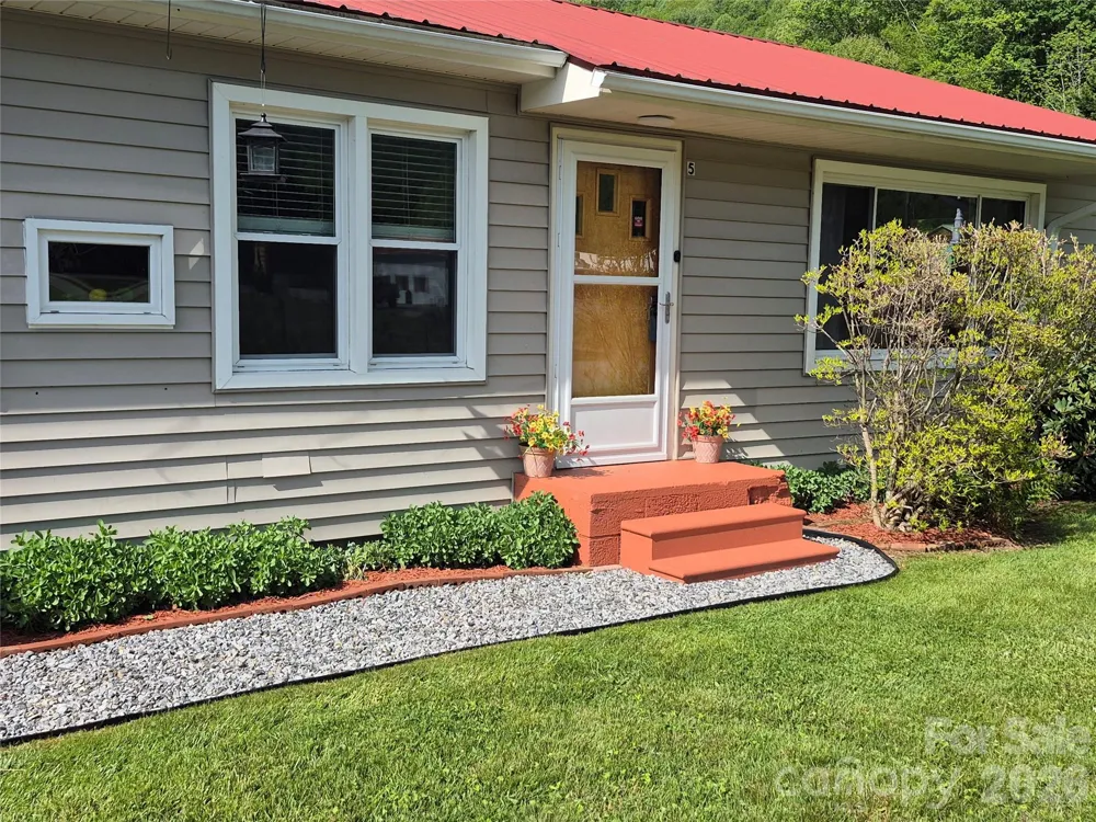 5 Gibson Drive Maggie Valley, NC 28751