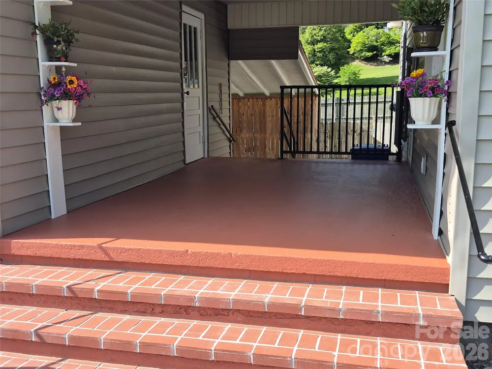 5 Gibson Drive Maggie Valley, NC 28751