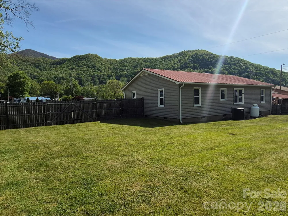 5 Gibson Drive Maggie Valley, NC 28751